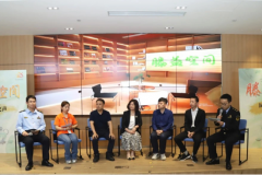 工做人员呈现了着